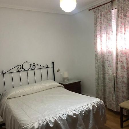 Pension Ruiz Linares  Bagian luar foto