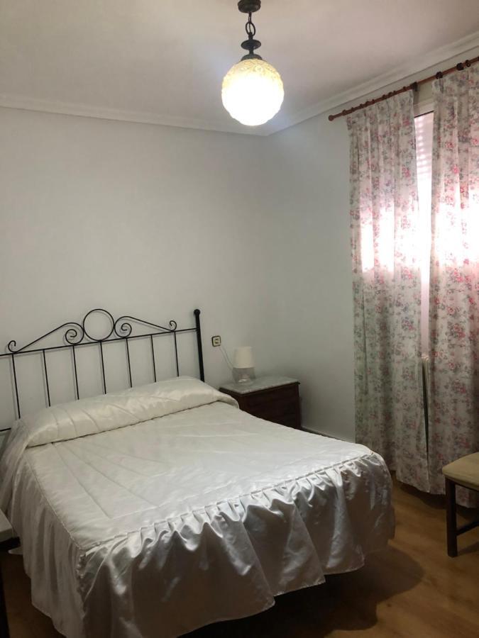 Pension Ruiz Linares  Bagian luar foto